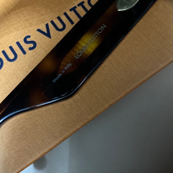 Authentic Louis Vuitton Sunglasses - Picture 6 of 7